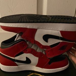 Chicago black toes, GS 5.5 (Womens 7) never worn missing laces AUTH from GOAT!